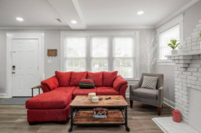 The Farmhouse Spacious, Moo-tiful Haven by RVA!